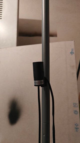 Lámpara de pie metal y plástico