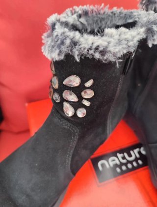 Botines ante negros con pedrería talla 39