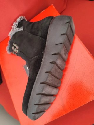 Botines ante negros con pedrería talla 39
