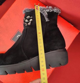Botines ante negros con pedrería talla 39
