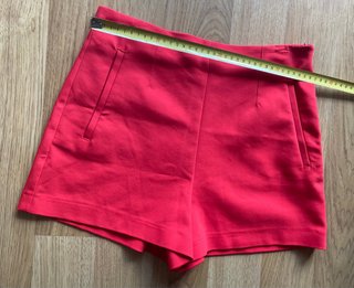 Zara Shorts Rojos Tiro Alto Talla S