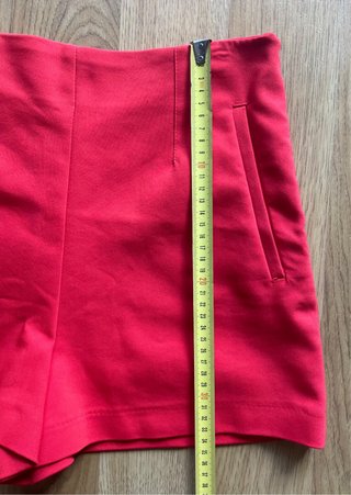 Zara Shorts Rojos Tiro Alto Talla S