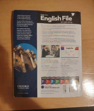 Libro de inglés English File A2/B1