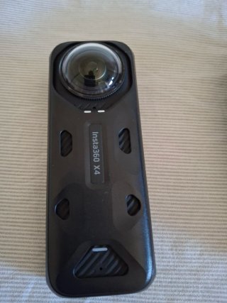 Cámara Insta360 Negra + Palo selfie