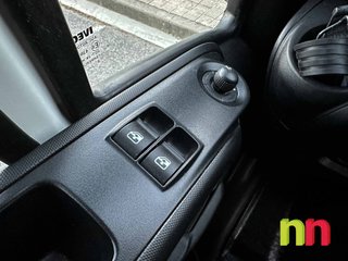 Iveco Daily carrozada con plataforma 3.0TD 145cv 20m3 + puerta lateral 3.0TD 145cv