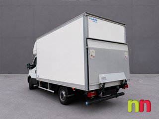 Iveco Daily carrozada con plataforma 3.0TD 145cv 20m3 + puerta lateral 3.0TD 145cv