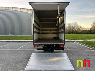 Iveco Daily carrozada con plataforma 3.0TD 145cv 20m3 + puerta lateral 3.0TD 145cv