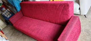 Divano rosso comodissimo come nuovo contenitore