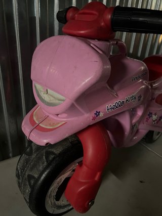 Moto correpasillos rosa Hello Kitty