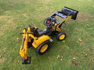 Tractor de Juguete Komatsu Amarillo