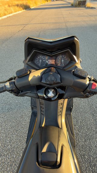 Yamaha TMAX 530 2016 Akrapovic Pintura original