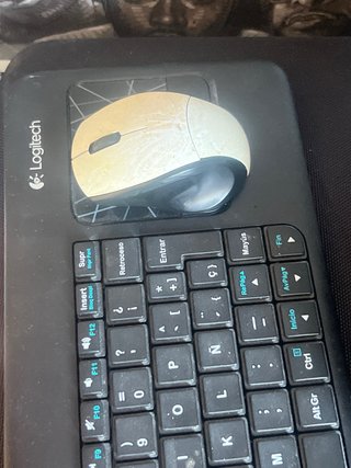 Teclado Logitech Inalámbrico y raton inalambrico