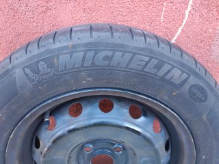 4 Ruedas 185/65 R15 con Tapacubos Hyundai