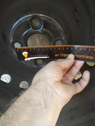 4 Ruedas 185/65 R15 con Tapacubos Hyundai
