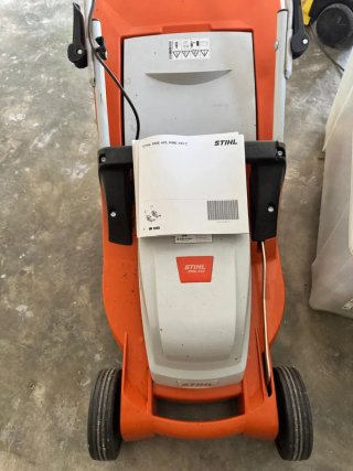 Cortacésped Stihl RME 443 - nuevo de 2 año!!!