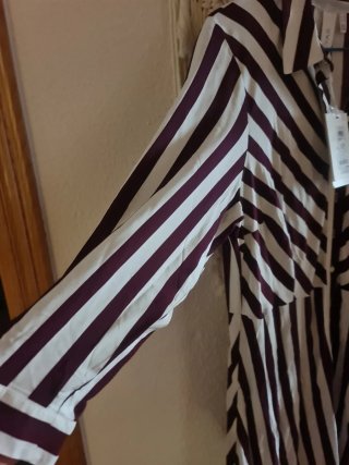 Vestido YAS Rayas Morado y Blanco Talla XL