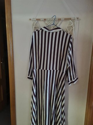 Vestido YAS Rayas Morado y Blanco Talla XL