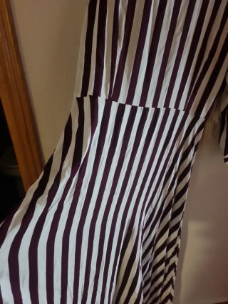 Vestido YAS Rayas Morado y Blanco Talla XL