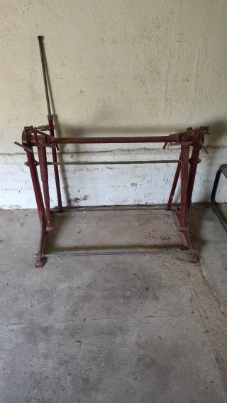 Estructura antigua mesa dibujo delineante metal