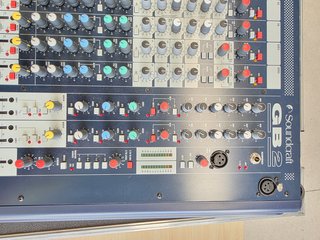 Mesa Soundcraft GB2 16 Canales + 2 Ste con Flycase