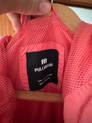 Cortavientos Pull&Bear rosa