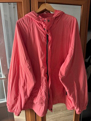 Cortavientos Pull&Bear rosa