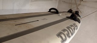 Tavola da windsurf Drops anni '80 con vele