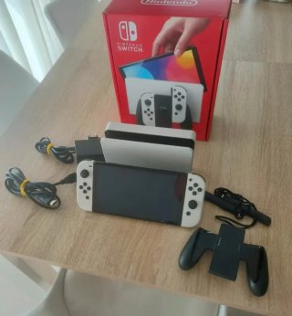 Nintendo Switch OLED Blanca y Negra
