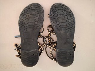 Sandalias CG de piel y pedrería brillante