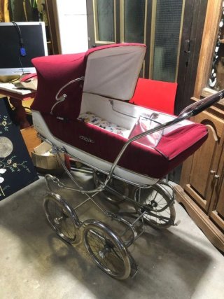 Carrito de bebé vintage rojo Jane