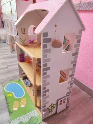 Casa de muñecas de madera Lidl