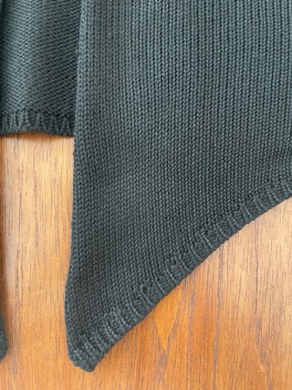 Top negro punto escote V