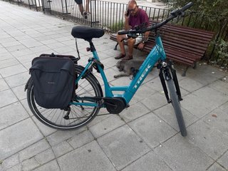 Bicicleta Eléctrica Trek, con cargador, 80 a 100 k