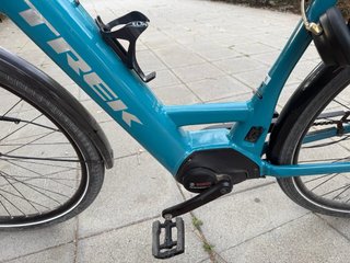 Bicicleta Eléctrica Trek, con cargador, 80 a 100 k