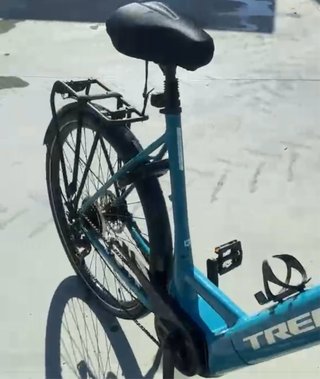 Bicicleta Eléctrica Trek, con cargador, 80 a 100 k