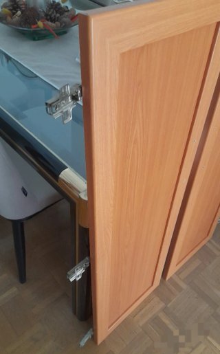 Dos puertas de armario bajas