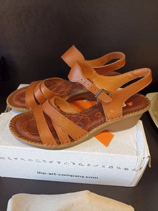 Sandalias ART Piel Marrón Talla 41 nuevas