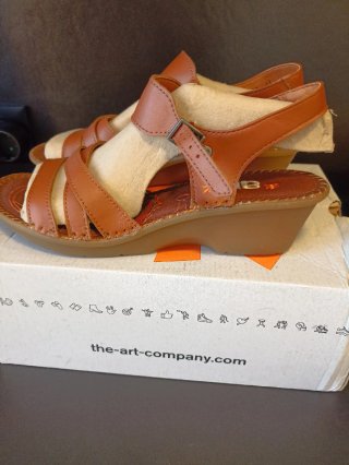 Sandalias ART Piel Marrón Talla 41 nuevas