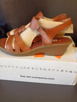 Sandalias ART Piel Marrón Talla 41 nuevas