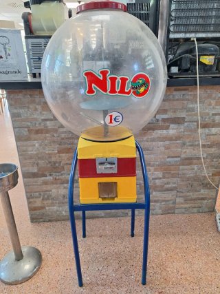 Máquina de bolas Nilo 1€