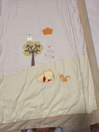 Chichonera y colcha cuna Winnie the Pooh