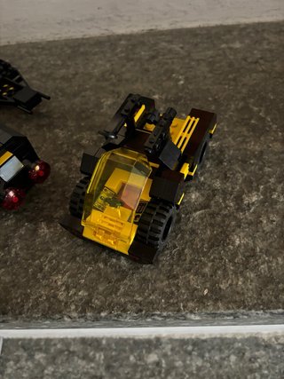 LEGO Icons 10355 Blacktron Renegade