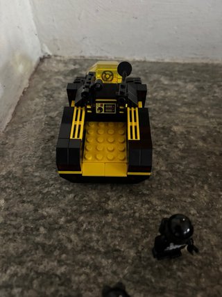 LEGO Icons 10355 Blacktron Renegade