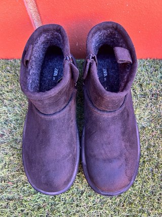 Botas niña Zara T.35 negras