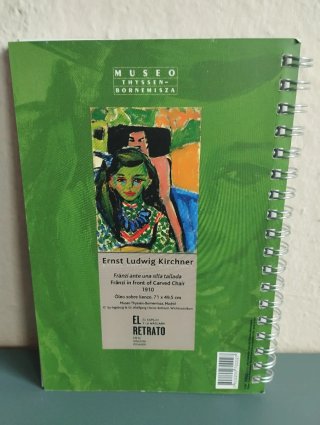 Libreta cuadro Franzi ante una silla tallada