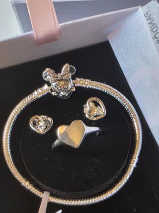 Conjunto Pandora Pulsera y Pendientes Corazón