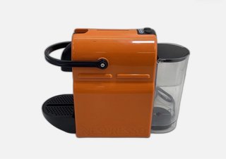 Cafetera Nespresso Delonghi Naranja