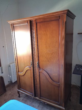 Armario antiguo madera maciza