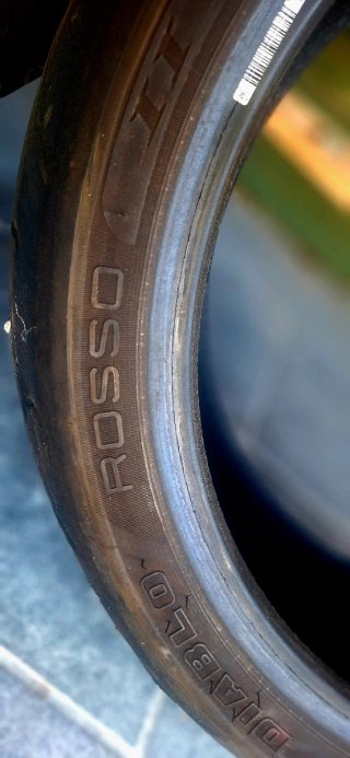 Neumáticos Pirelli Diavolo Rosso II al 45%