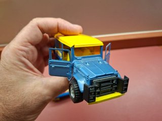 Majorette Coche Azul y Amarillo con Moto Acuática